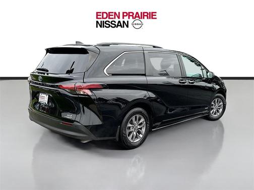 2021 Toyota Sienna XLE 7 Passenger