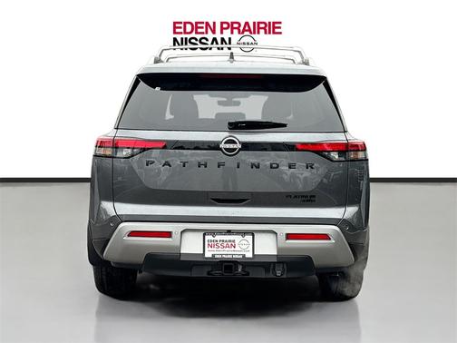 2025 Nissan Pathfinder Platinum 4WD