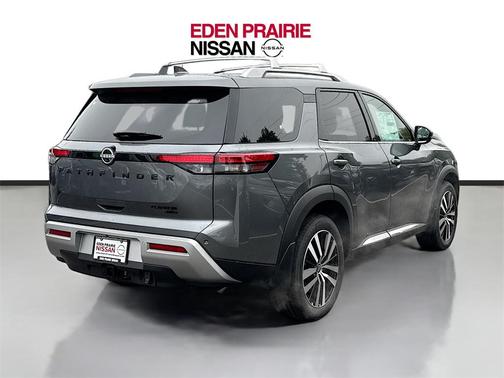2025 Nissan Pathfinder Platinum 4WD
