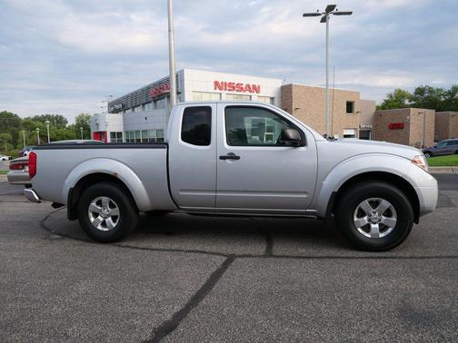 Brilliant Silver 2013 Nissan Frontier SV