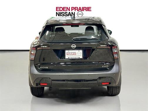 2025 Nissan Kicks S