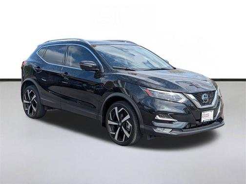 Magnetic Black Pearl 2022 Nissan Rogue Sport SL