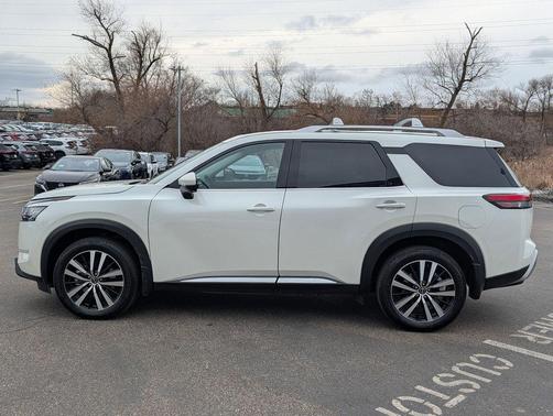 2024 Nissan Pathfinder Platinum 4WD