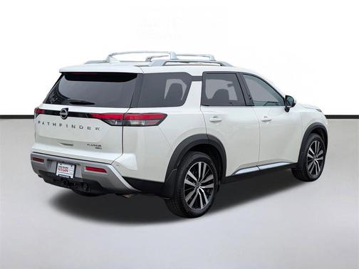 2024 Nissan Pathfinder Platinum 4WD