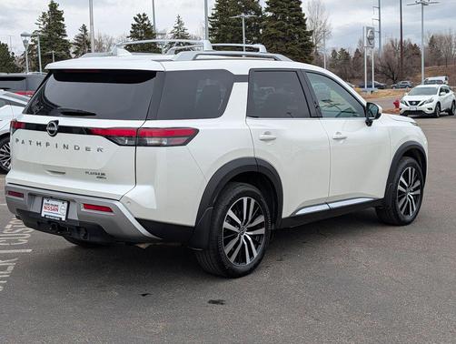 2024 Nissan Pathfinder Platinum 4WD
