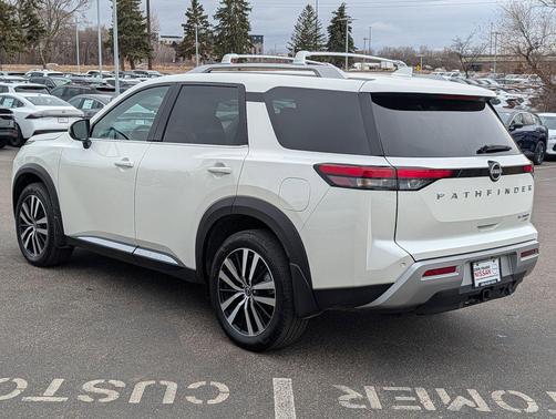 2024 Nissan Pathfinder Platinum 4WD