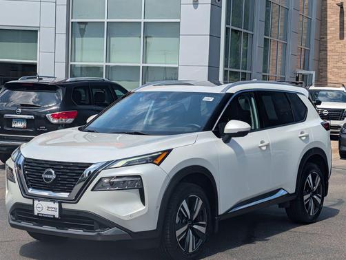Pearl White 2023 Nissan Rogue SL