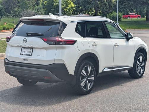 Pearl White 2023 Nissan Rogue SL