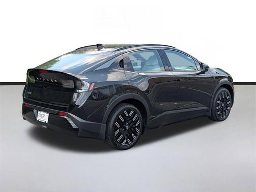 Black Diamond 2026 Nissan Leaf PLATINUM+