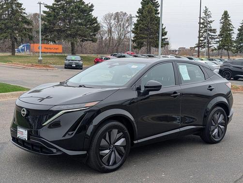 Black Diamond Pearl 2024 Nissan ARIYA ENGAGE