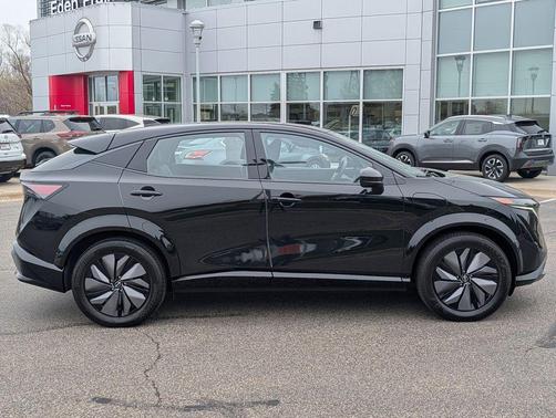 Black Diamond Pearl 2024 Nissan ARIYA ENGAGE