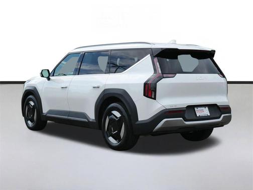 Snow White Pearl 2024 Kia EV9 Wind