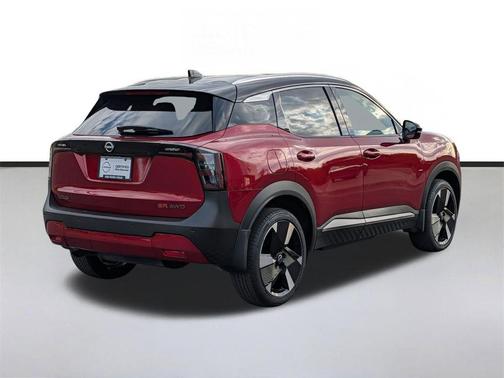 Scarlet Ember Tintcoat/Super Black 2025 Nissan Kicks SR