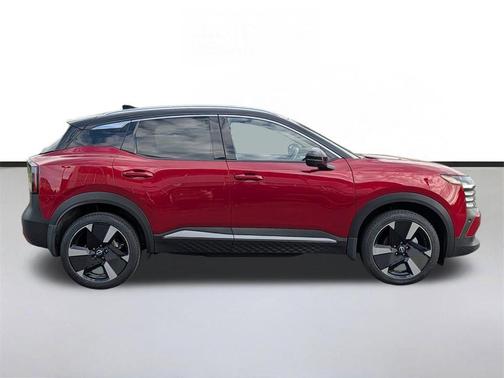 Scarlet Ember Tintcoat/Super Black 2025 Nissan Kicks SR