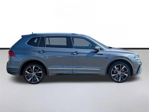 Platinum Gray Metallic 2022 Volkswagen Tiguan 2.0T SEL R-Line 4MOTION