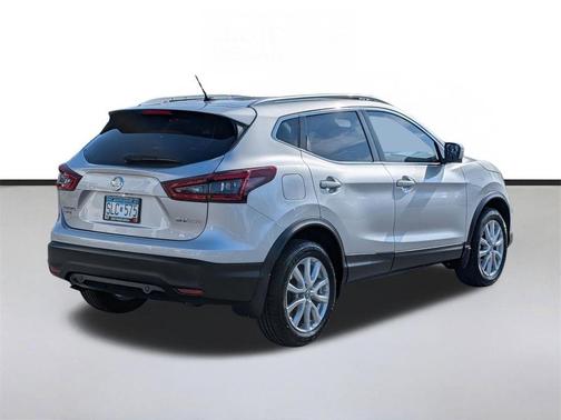 2022 Nissan Rogue Sport SV