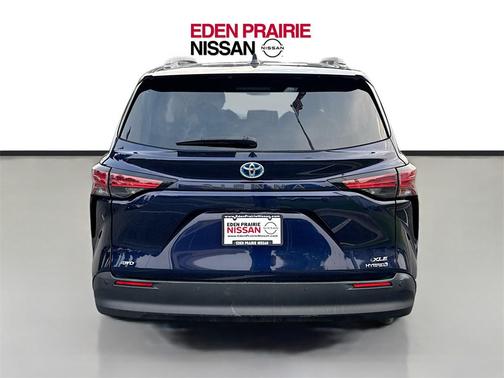 2021 Toyota Sienna XLE 7 Passenger