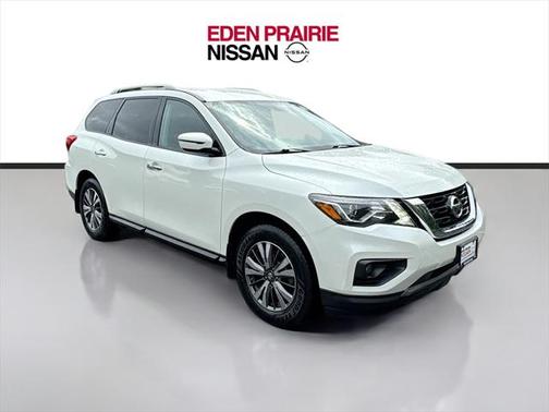 2017 Nissan Pathfinder SV