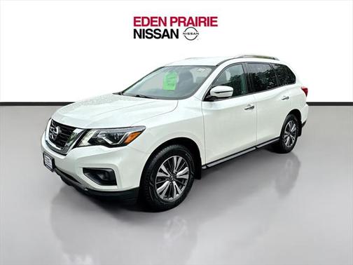 2017 Nissan Pathfinder SV