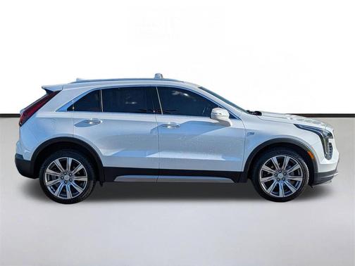 Crystal White Tricoat 2023 Cadillac XT4 Premium Luxury