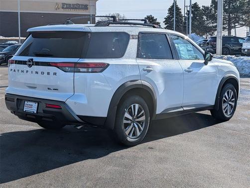 2026 Nissan Pathfinder SL