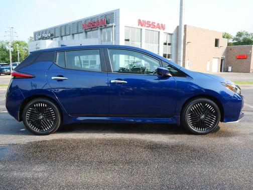 Deep Blue Pearl 2023 Nissan Leaf SV PLUS 60 kWh