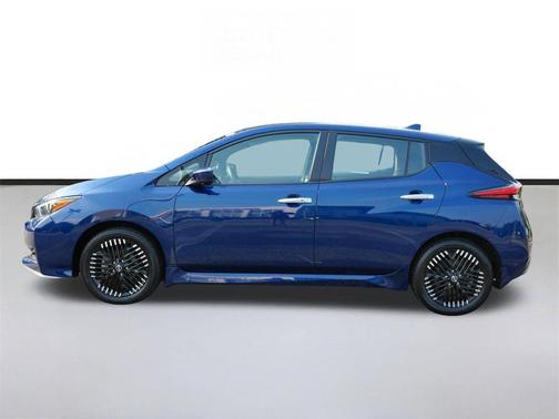 Deep Blue Pearl 2023 Nissan Leaf SV PLUS 60 kWh