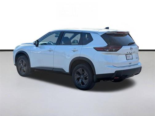 Everest White Pearl Tricoat 2026 Nissan Rogue SV