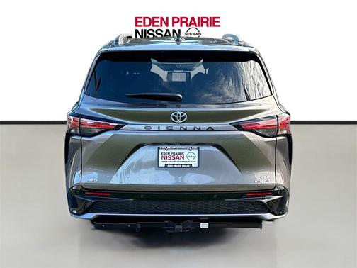 2022 Toyota Sienna XSE 7 Passenger