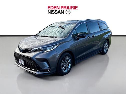 2022 Toyota Sienna XSE 7 Passenger