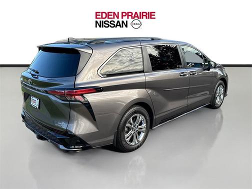 2022 Toyota Sienna XSE 7 Passenger