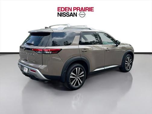 2024 Nissan Pathfinder Platinum 4WD