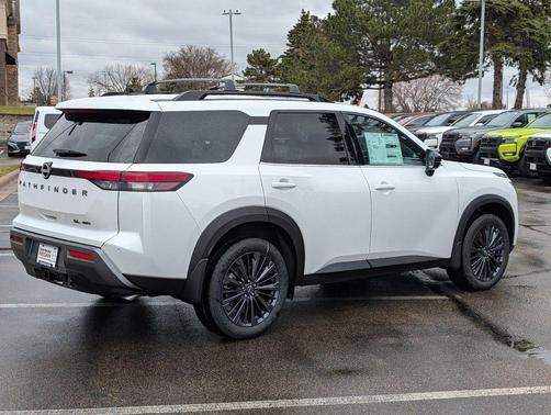 Everest White Pearl Tricoat 2026 Nissan Pathfinder SL