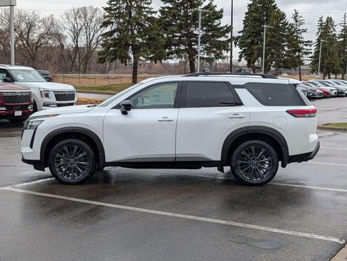 Everest White Pearl Tricoat 2026 Nissan Pathfinder SL