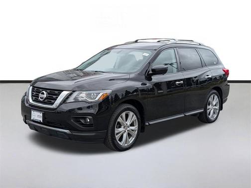 Magnetic Black Pearl 2019 Nissan Pathfinder SL