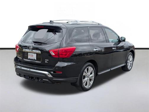 Magnetic Black Pearl 2019 Nissan Pathfinder SL