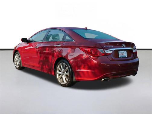 Sparkling Ruby 2012 Hyundai SONATA SE