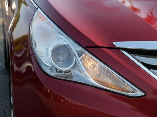 Sparkling Ruby 2012 Hyundai SONATA SE