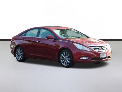 Sparkling Ruby 2012 Hyundai SONATA SE