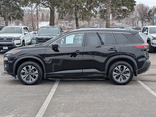 2022 Nissan Rogue SV