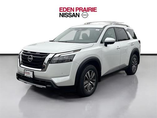 2025 Nissan Pathfinder SL 4WD
