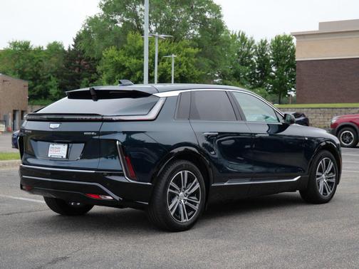 Emerald Lake Metallic 2024 Cadillac LYRIQ Luxury