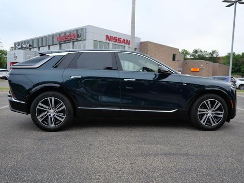 Emerald Lake Metallic 2024 Cadillac LYRIQ Luxury
