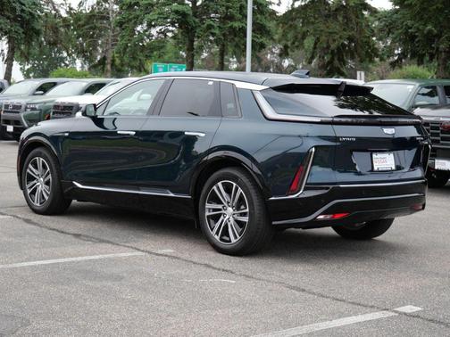 Emerald Lake Metallic 2024 Cadillac LYRIQ Luxury