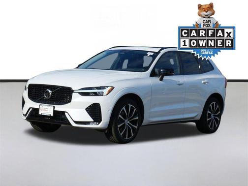 Crystal White Metallic 2025 Volvo XC60 B5 Plus