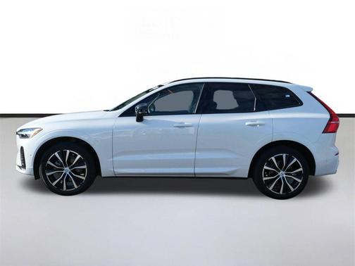 Crystal White Metallic 2025 Volvo XC60 B5 Plus