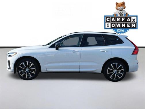 Crystal White Metallic 2025 Volvo XC60 B5 Plus