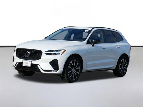 Crystal White Metallic 2025 Volvo XC60 B5 Plus