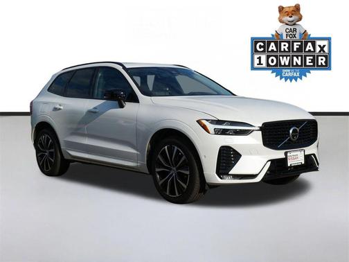 Crystal White Metallic 2025 Volvo XC60 B5 Plus