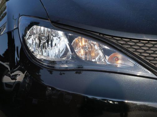 Brilliant Black Crystal Pearlcoat 2023 Chrysler Voyager LX